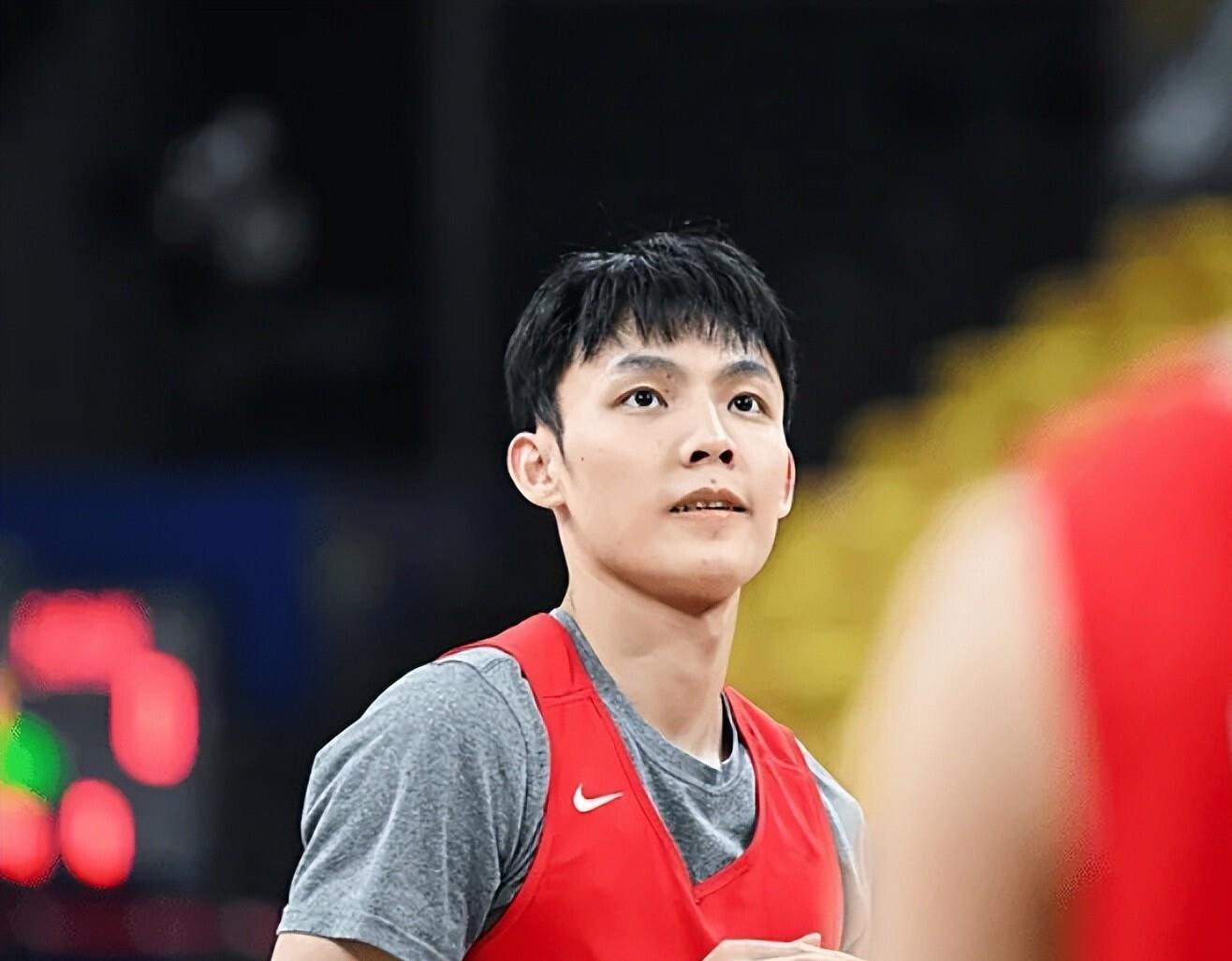 爱游戏官方正版APP关于江苏男篮迎全明星赛关键赛，今夜手感冰凉，细节曝光，赛程密集仍需轮换的信息