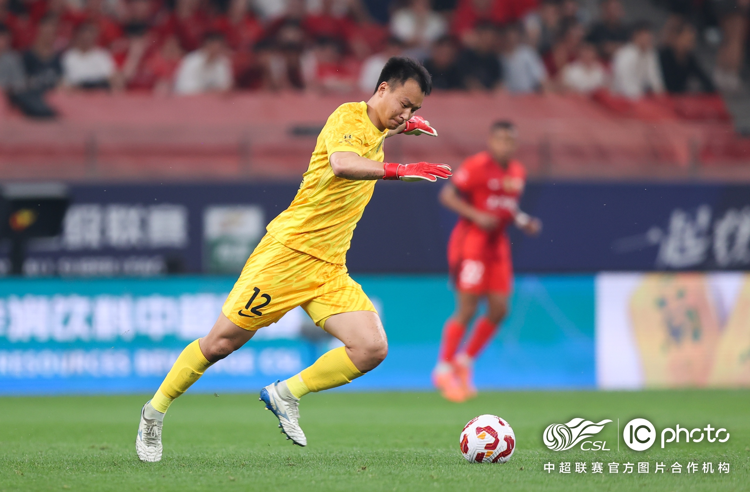 爱游戏APP官方下载关于今晚上海海港备战全明星赛；篮板制胜细节曝光；话题不断；资深球员宣示担当的信息